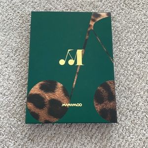 Mamamoo 10th Mini Album Travel Dark Green Version